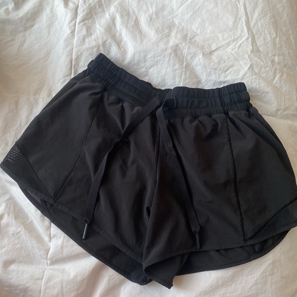 lululemon Hotty Hot Short (Long 4") - Picture 1 of 3